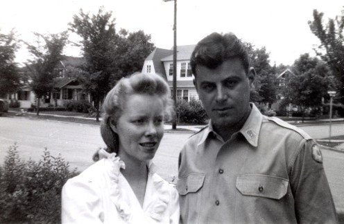 Elliott Maraniss and his wife, Mary, pictured in 1944. 