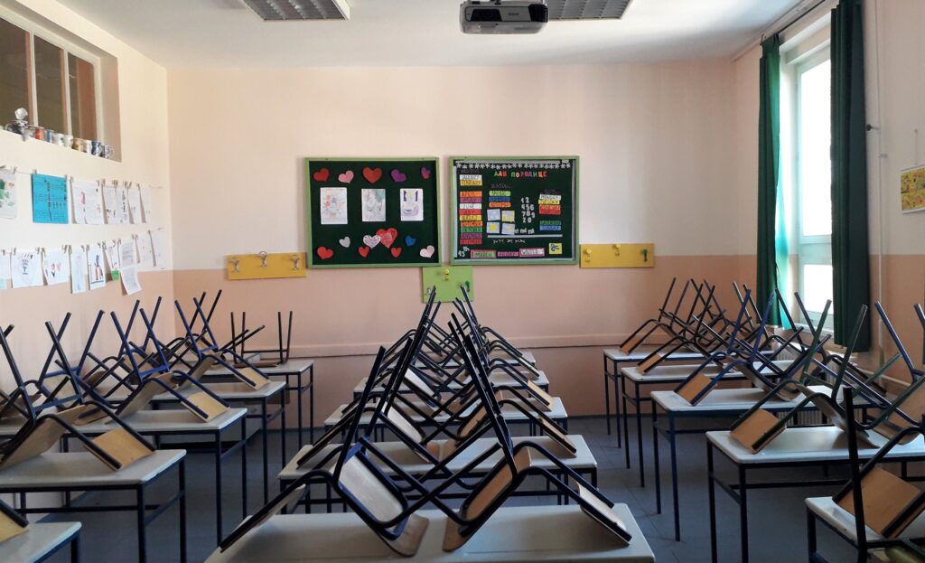 An empty classroom in March 2020.