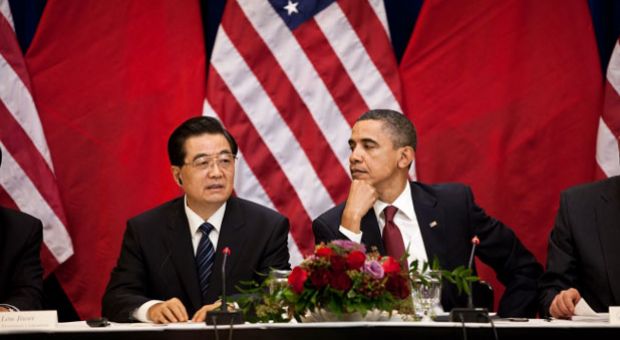 President Barack Obama and President Hu Jintao of China attend a meeting with business leaders in the Eisenhower Executive Office Building of the White House, Jan. 19, 2011. 
