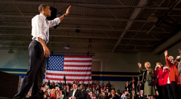 President Barack Obama waves to members of the crowd, following his remarks on health insurance reform at the Walter F. Ehrenfelt Recreation and Senior Center in Strongsville, Ohio, March 15, 2010.