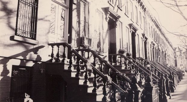 6th Street in Brooklyn, between 5th and 6th Avenue