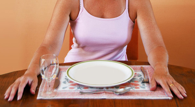 Dr. Michael Mosley, a British physician who developed the two-day-a-week fasting plan, says it not only spurs weight loss, but it can reduce the risk of disease. Diane and her guest discuss the benefits of fasting.
