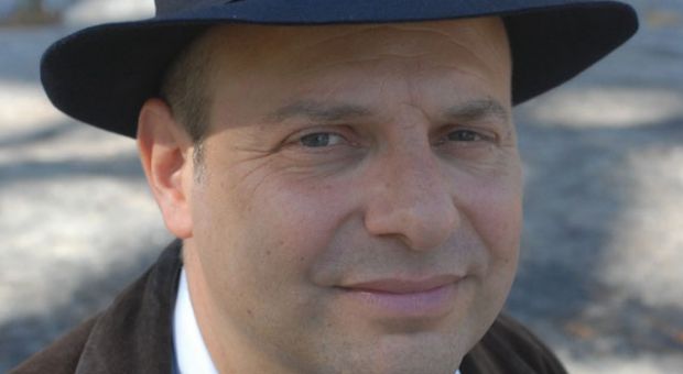 Author Jonathan Gill