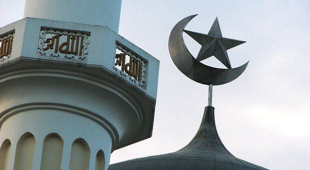 The Keizerstraat mosque at dusk