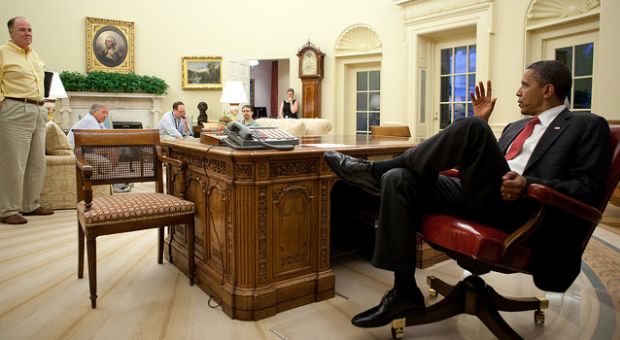 President Barack Obama meets with advisors before a phone call in the Oval Office with Prime Minister Benjamin Netanyahu of Israel, May 31, 2010