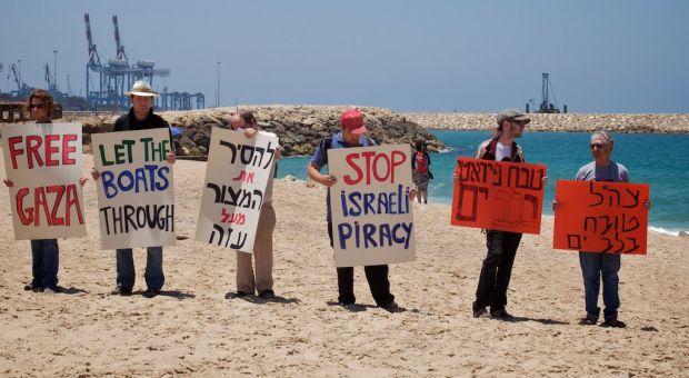 Protesters at Ashdod Port
