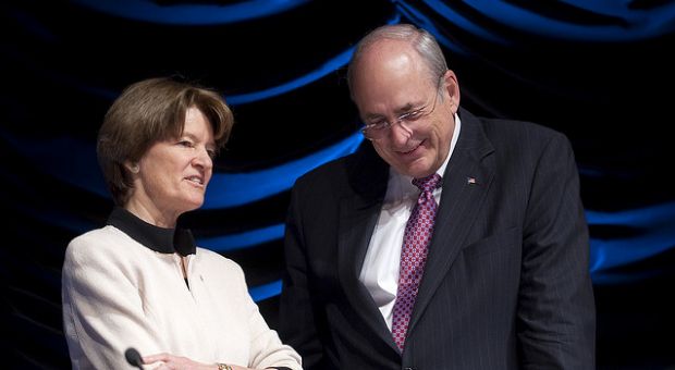 Former astronaut Dr. Sally Ride, left, confers with Norman Augustine, chair, prior to the start of the final meeting of the Human Space Flight Review Committee, Wednesday, Aug. 12, 2009, in Washington D.C.