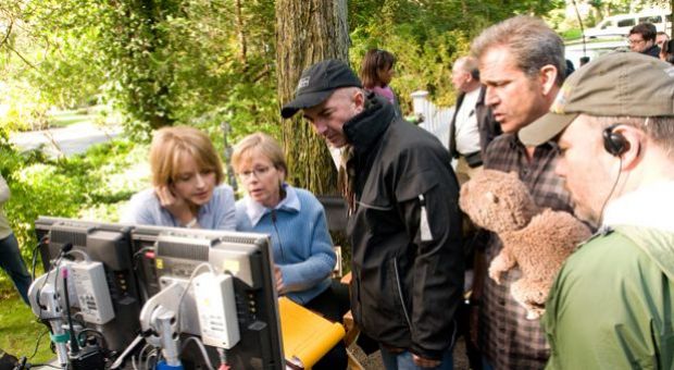Jodie Foster, Mel Gibson and crew on the set of the film "The Beaver."